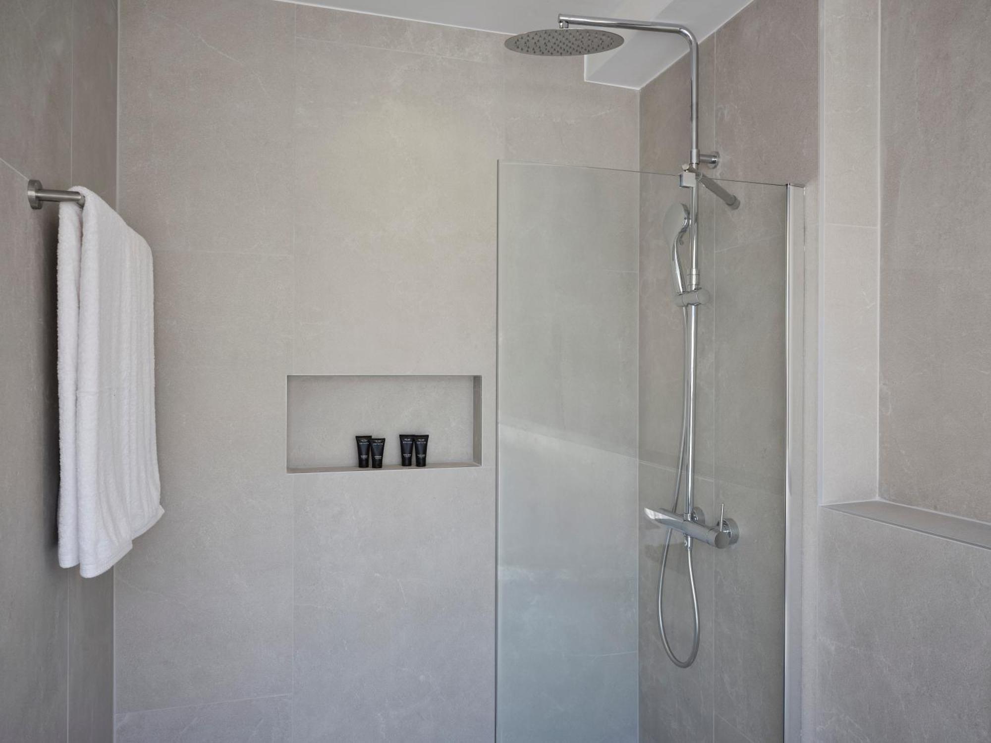 Residence Патра Екстериор снимка